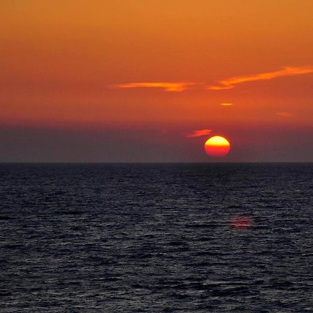 Sunset Cottage Paramónasz Kültér fotó